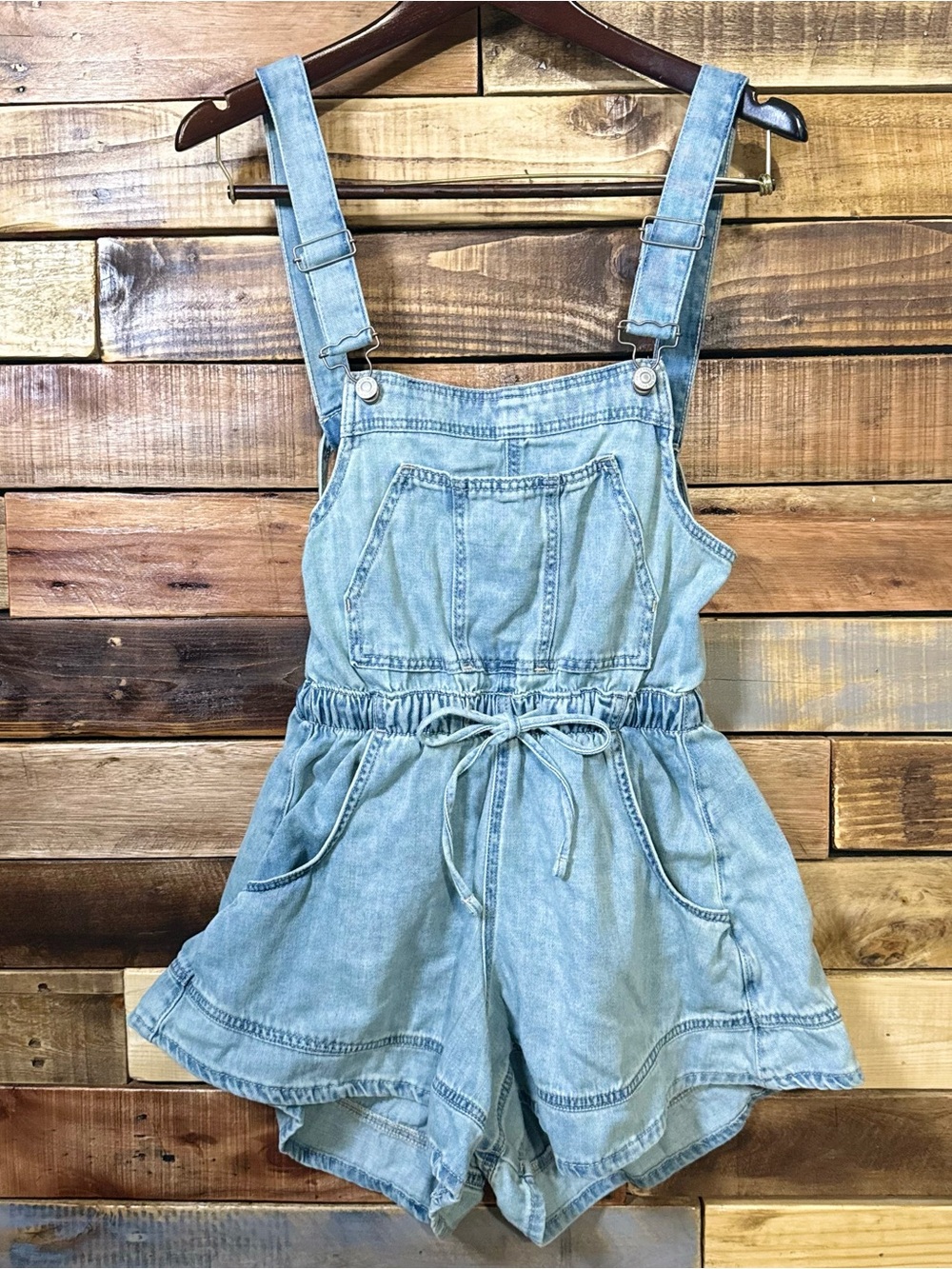 Free People We The Free Delilah Denim Tie Back Shortalls Romper Light Wash S EUC